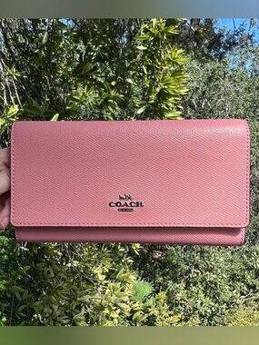 COACH VINTAGE Trifold Wallet Pink Pebble Leather Silver Hardware AUTHENTIC